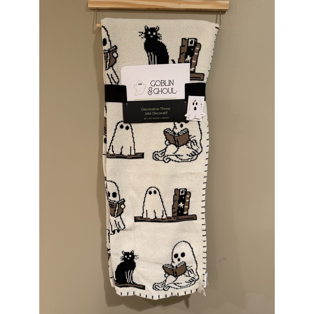 2026 New Goblin & Ghoul Halloween Ghost Reading Books Blanket 50x70 NWT Viral